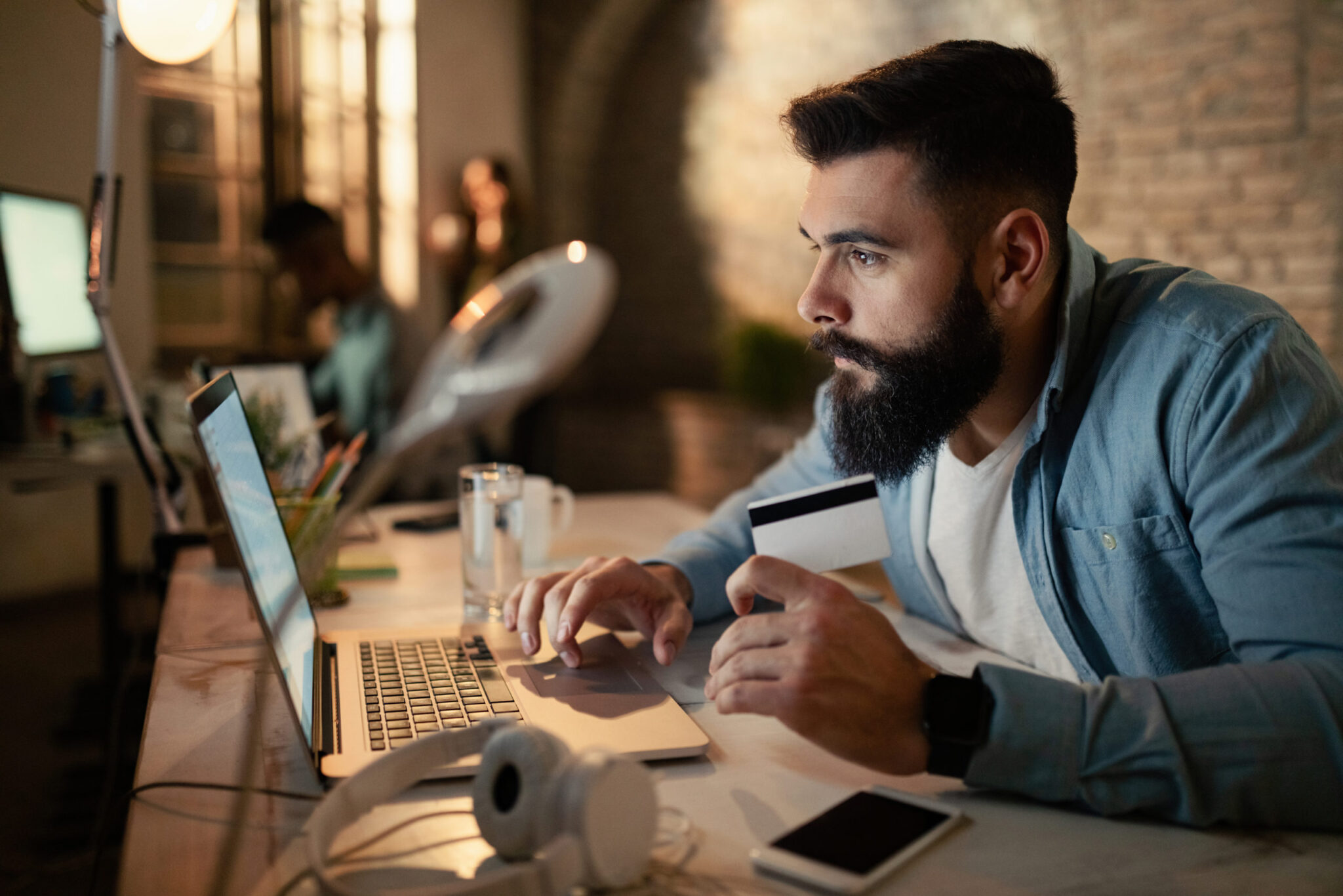 PrestaShop vs. Shopify: Który sklep internetowy wybrać?